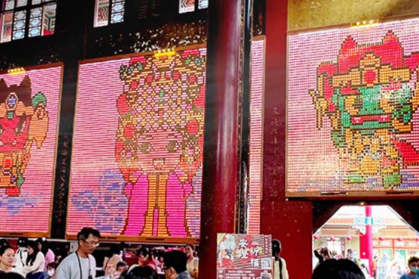 正統鹿耳門聖母廟打造全台最大光明燈牆，慶祝入火安座42週年