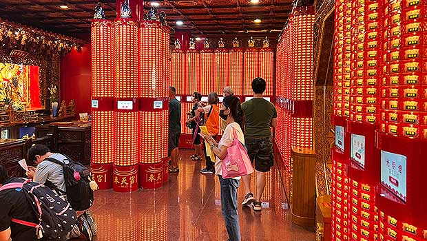 松山奉天宮導入14萬盞互動式光明燈，點燈數成長率高達50%